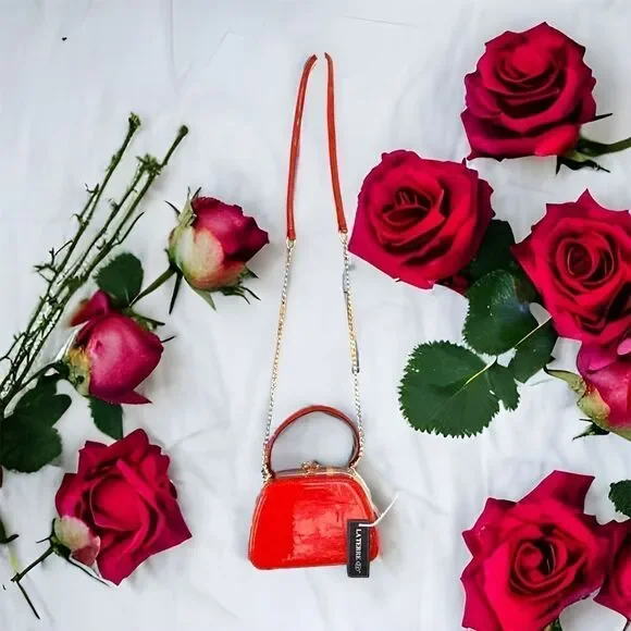 NEW BRIGHT SHINY RED HAND BAG WITH CROSSBODY CHAIN LARGE STONE BLING DECORATION - Picture 16 of 16